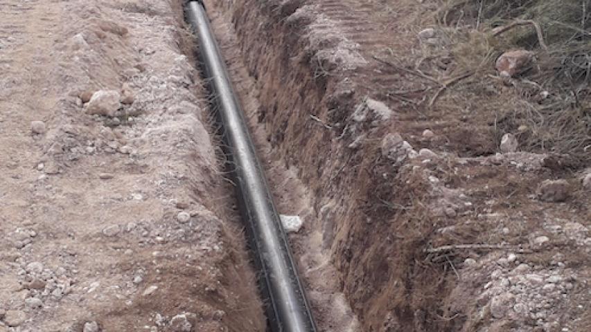 Construcción de tubería de enlace de agua potable